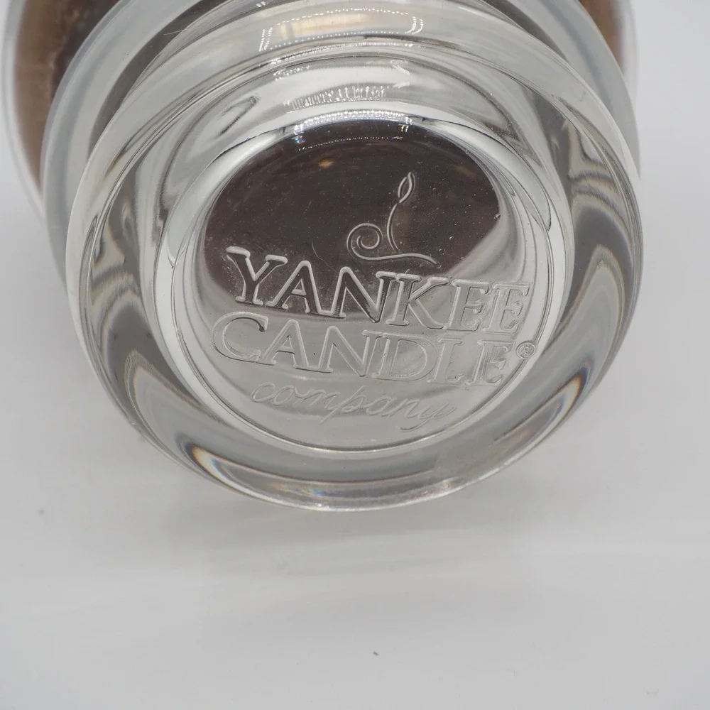 New Vintage Yankee Candle Mistletoe Housewarmer 14.5 oz‎ Black Band Rare Retired